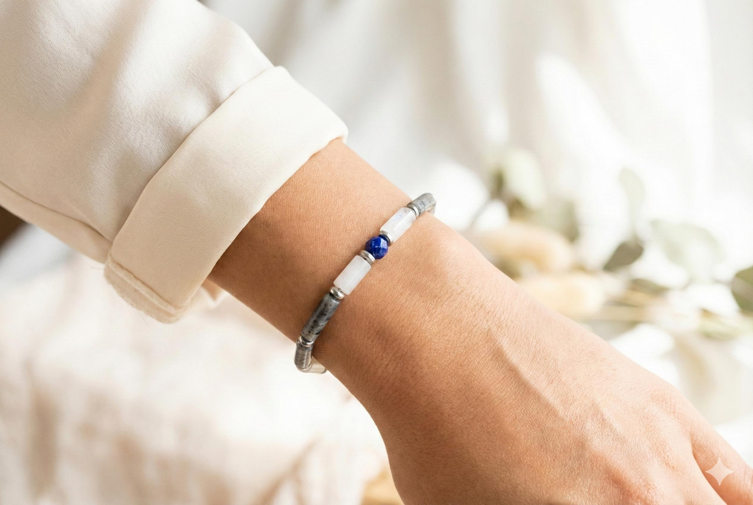 Spectrolite, Quartz and Lapis Lazuli Bracelet | Armillas Design – three-stone gemstone bracelet – view 5